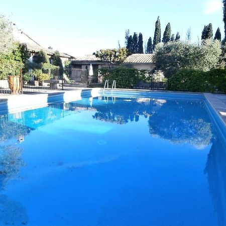 Les Grands Pins Villa Saint-Andiol ภายนอก รูปภาพ