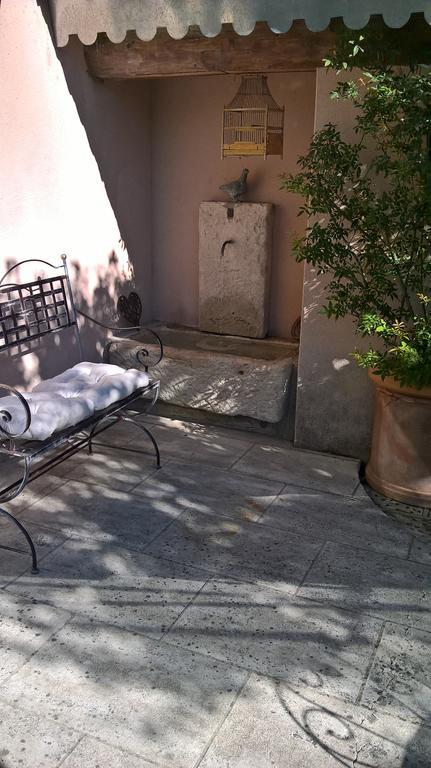 Les Grands Pins Villa Saint-Andiol ภายนอก รูปภาพ