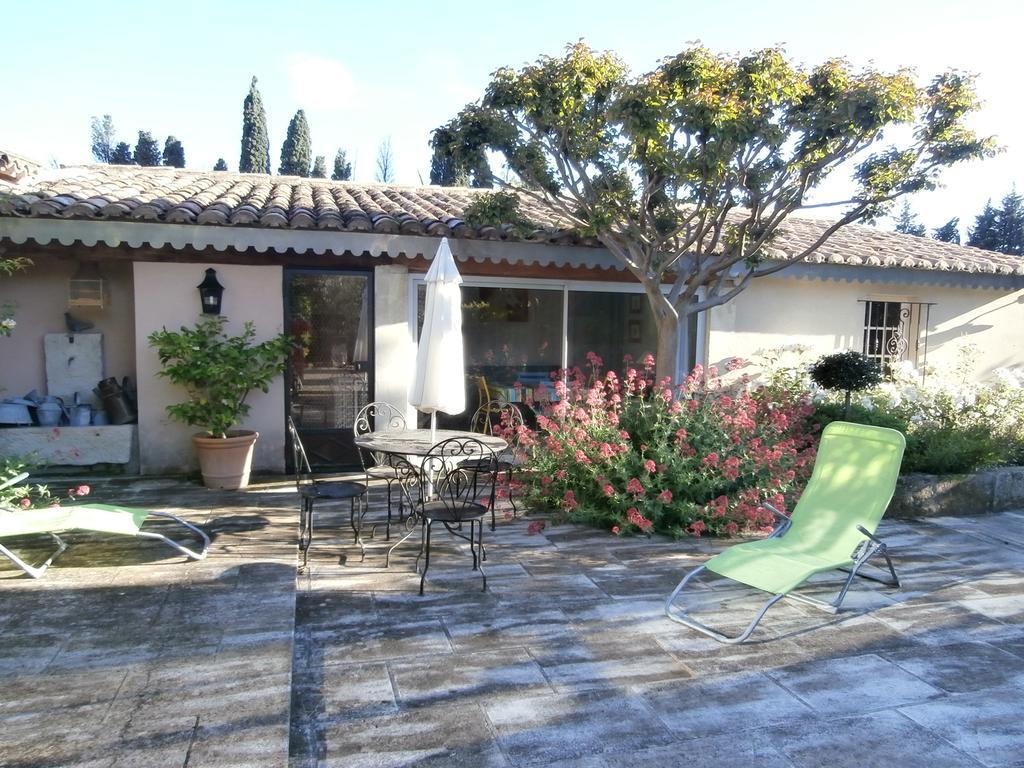 Les Grands Pins Villa Saint-Andiol ภายนอก รูปภาพ