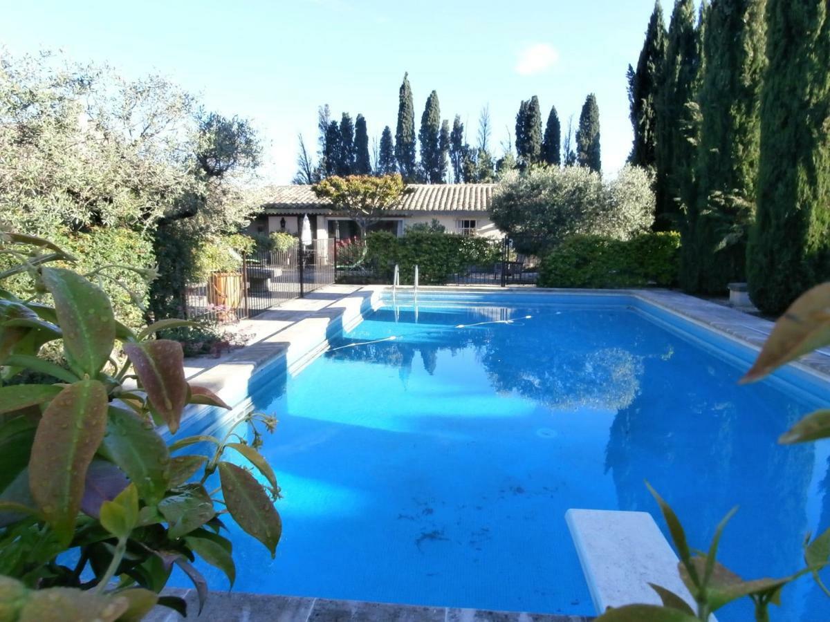 Les Grands Pins Villa Saint-Andiol ภายนอก รูปภาพ
